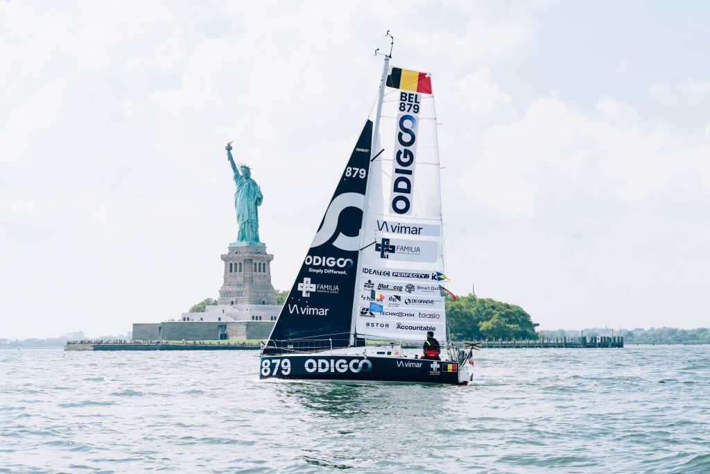 Le Mini 6.50 de Quentin Debois au départ de New York