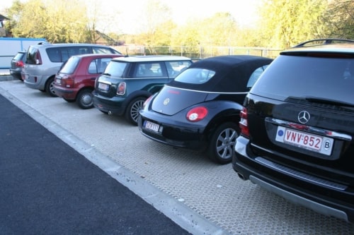 Réalisation d'un parking pour voiture en RitterDal 50, les petites dalles pour gravier en plastique très résistantes
