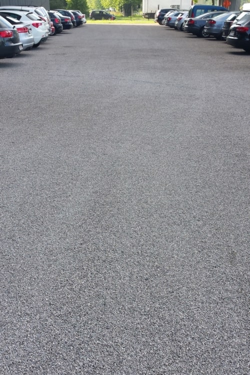 Exemple de réalisation en RitterDal Gravier : grand parking à voiture