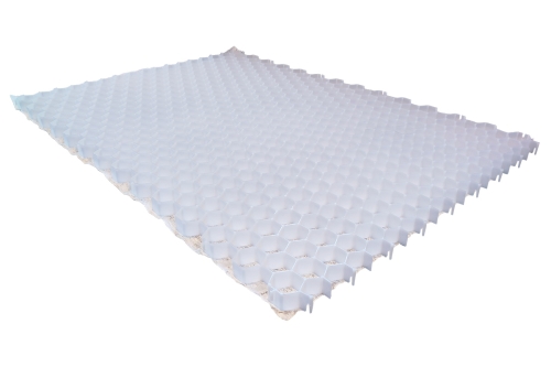 TexaGravel 30 grindplaat met geïntegreerd geotextiel, een economische oplossing voor zones met matig verkeer