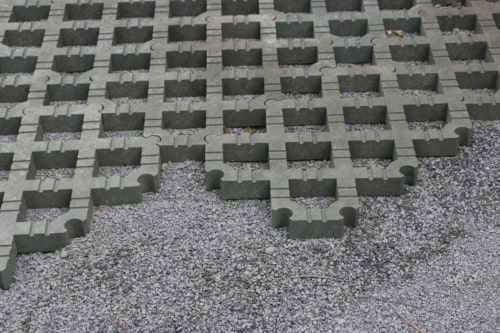 De Trafidal is biedt als alternatief voor betonnen grasdallen een weerstand tegen impacten